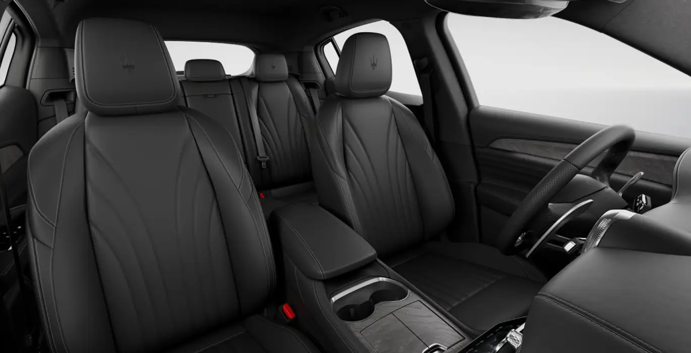 MASERATI-Grecale-L4-MHEV-AWD-interior-delantera-II